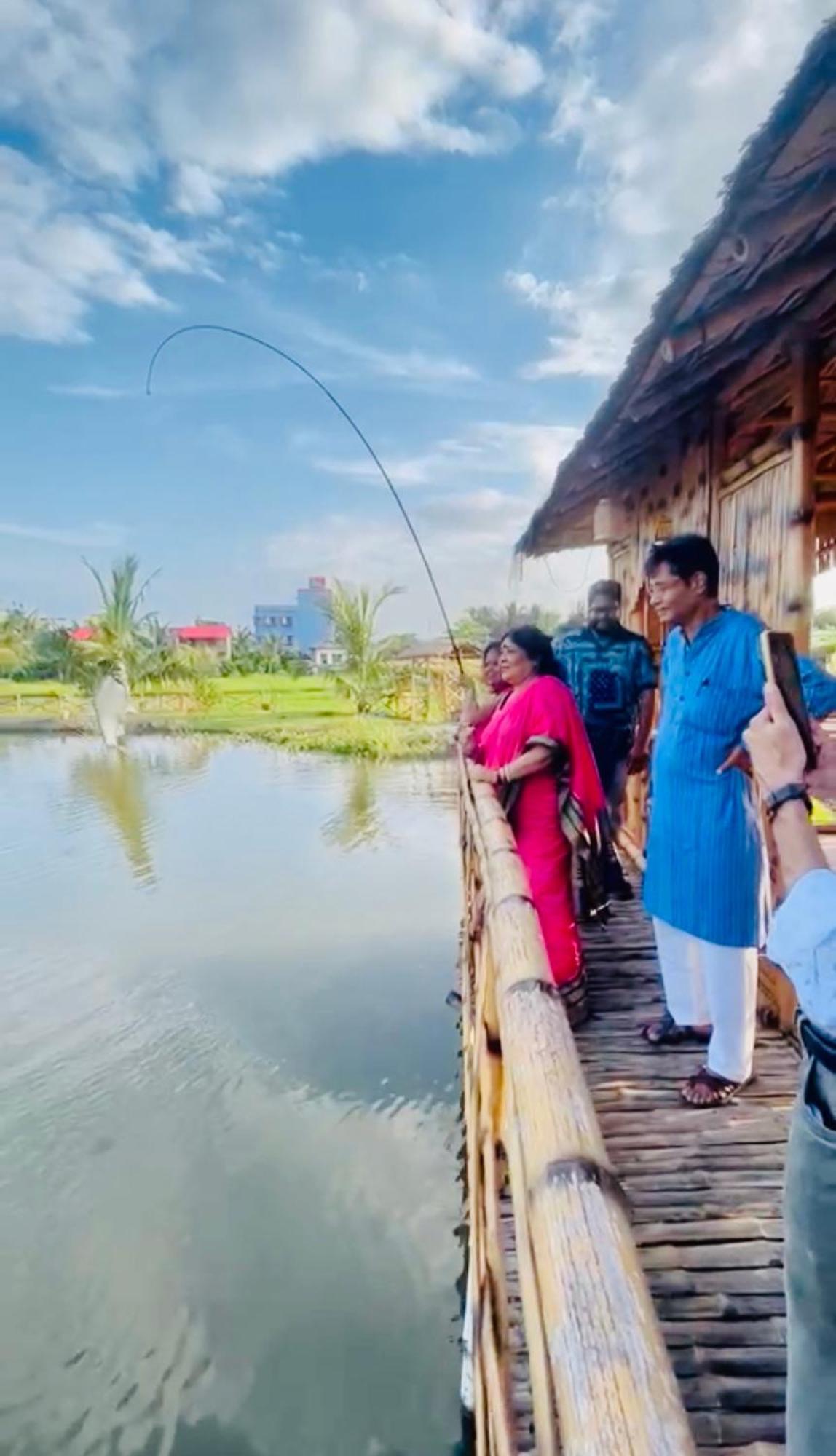 Palli Bangla Resort, Near Ruby Hospital, Anandapur Calcutta Buitenkant foto