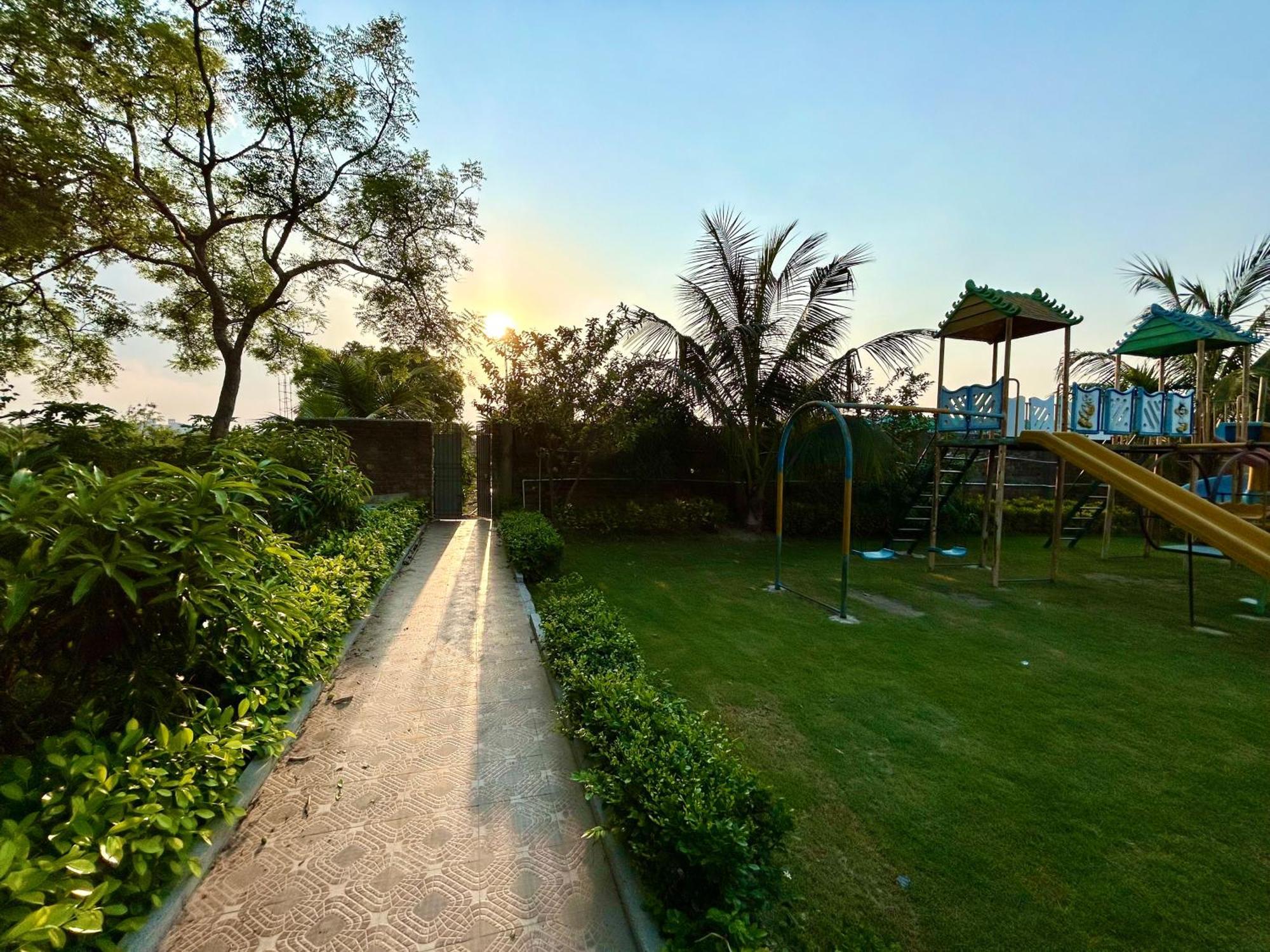 Palli Bangla Resort, Near Ruby Hospital, Anandapur Calcutta Buitenkant foto